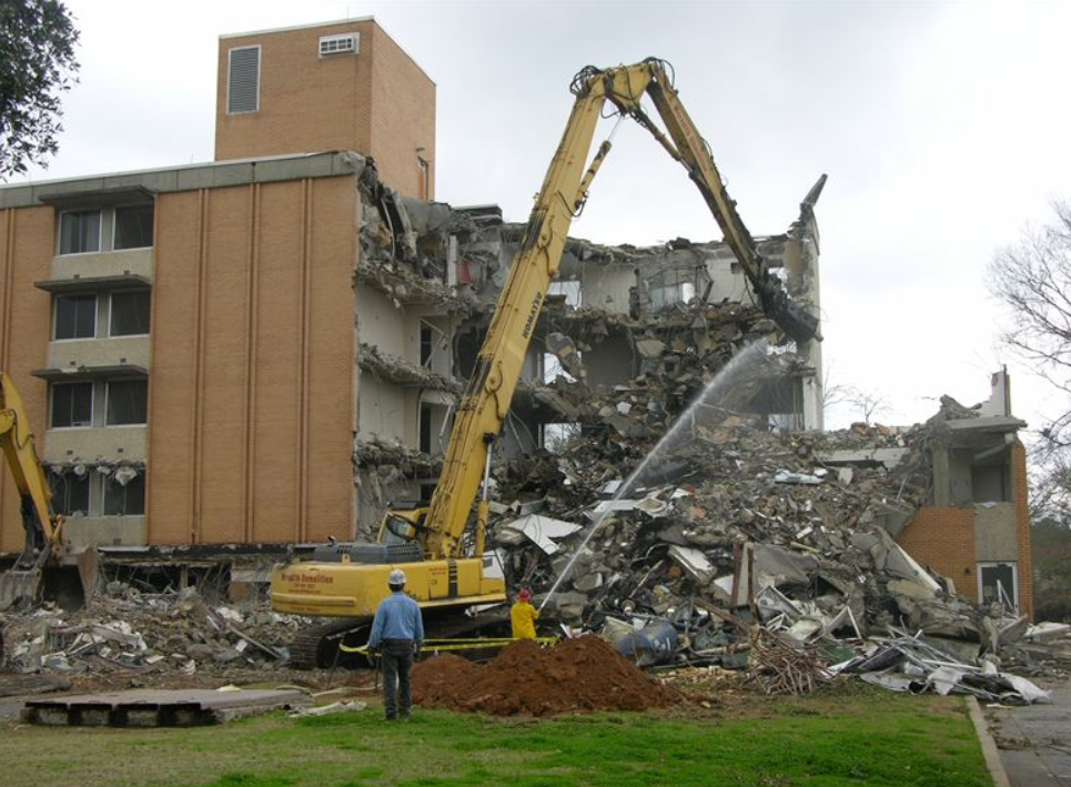 Reasons for Seeking Help When Embarking on Demolishing Project